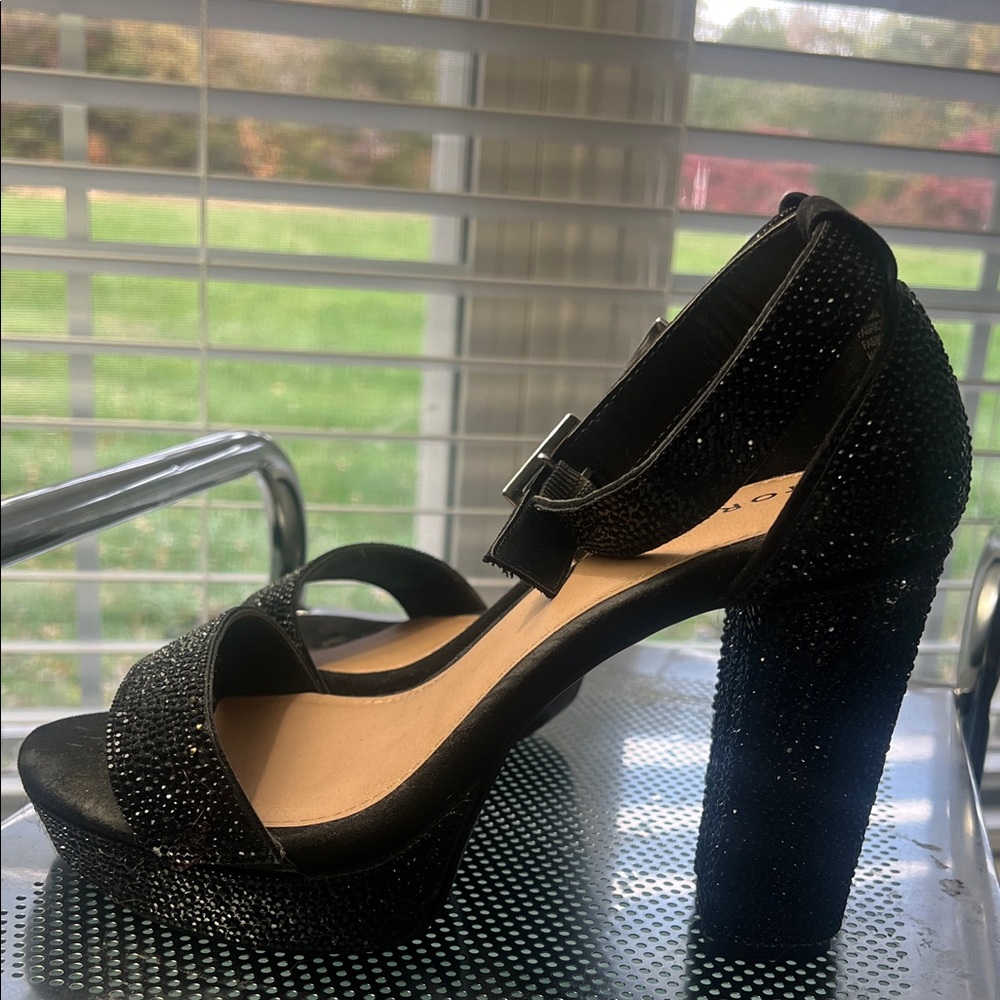 TORRID embellished heel black, Wide Width 9.5